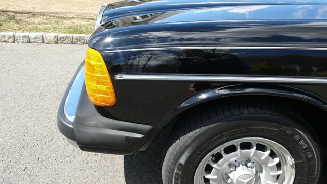 1985 Mercedes-Benz 300 CDT - 10305912 - 22