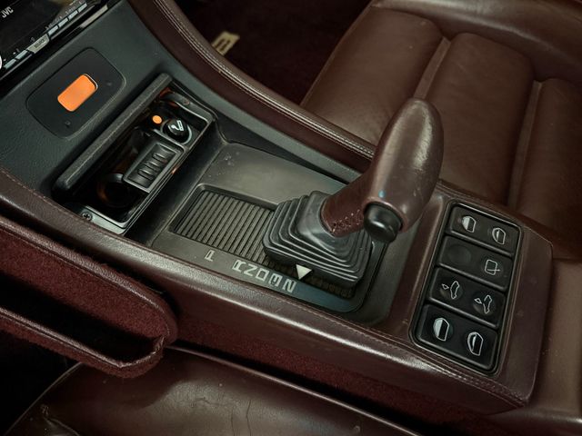 1985 Porsche 928S  - 22839664 - 30