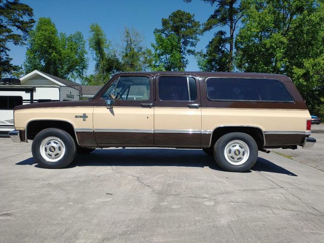 1986 Chevrolet SUBURBAN C2 - 22563131 - 1