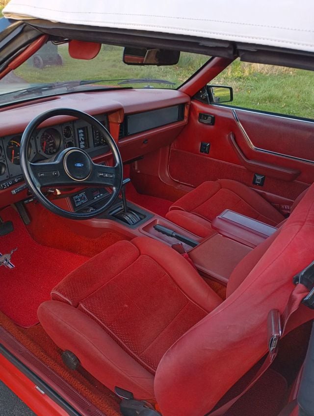 1986 Ford Mustang GT Convertible For Sale - 22402856 - 26