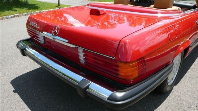 1986 Mercedes-Benz 560 SL - 8882840 - 26