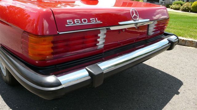 1986 Mercedes-Benz 560 SL - 8882840 - 33