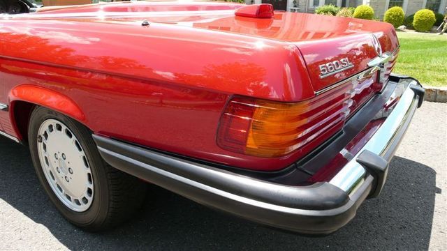 1986 Mercedes-Benz 560 SL - 8882840 - 34