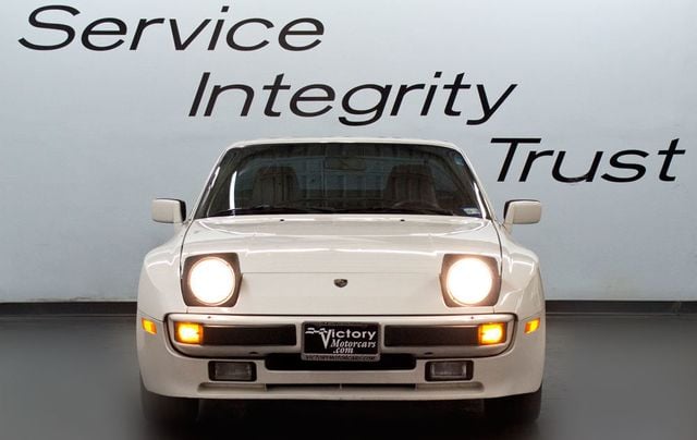 1987 Porsche 944 Base Trim - 17279147 - 4