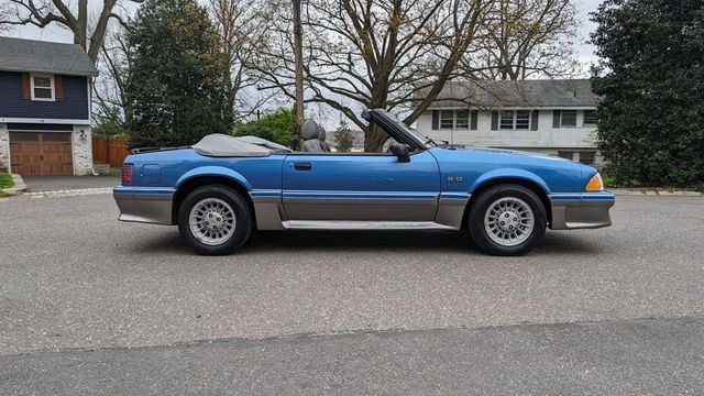 1988 Ford Mustang GT - 22411472 - 9