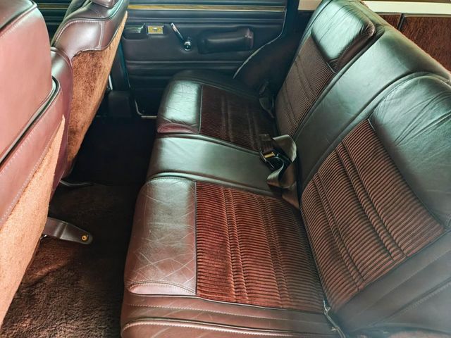 1989 Jeep Grand Wagoneer Modern Classic Jeep Grand Wagoneer 1989 Fully Restored - 22895367 - 21