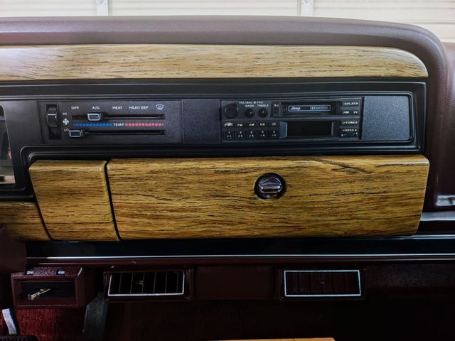 1989 Jeep Grand Wagoneer Modern Classic Jeep Grand Wagoneer 1989 Fully Restored - 22895367 - 25