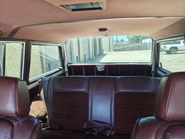 1989 Jeep Grand Wagoneer Modern Classic Jeep Grand Wagoneer 1989 Fully Restored - 22895367 - 32