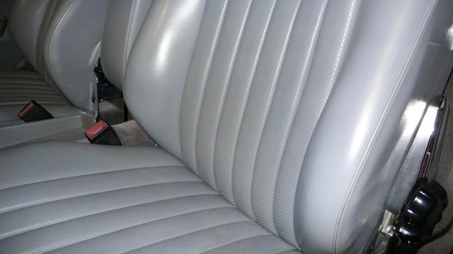 1989 Mercedes-Benz 560 Series SL - 10737841 - 17