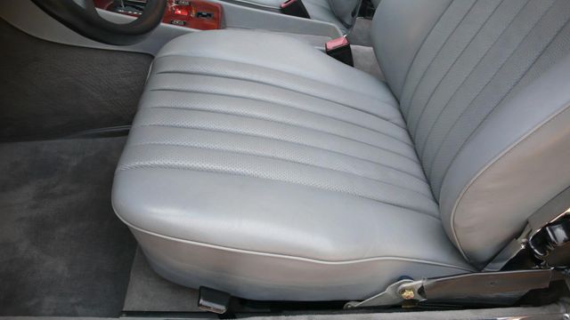 1989 Mercedes-Benz 560 Series SL - 10737841 - 76