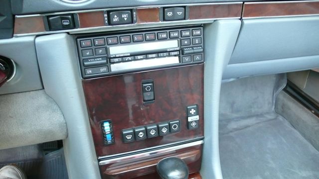 1989 Mercedes-Benz 560 Series SL - 10737841 - 84