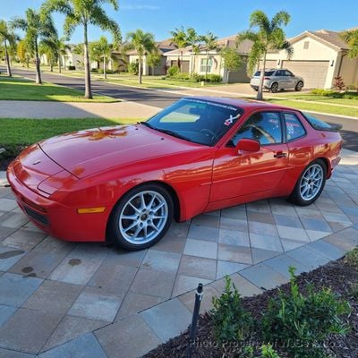 1989 Porsche 944's photo
