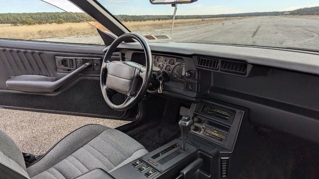 1990 Chevrolet Camaro RS - 22232648 - 63