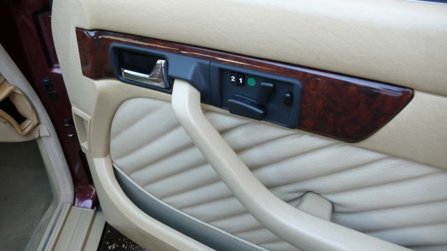 1990 Mercedes-Benz 560 Series 560 Series 4dr Sedan 560SEL - 18588233 - 18