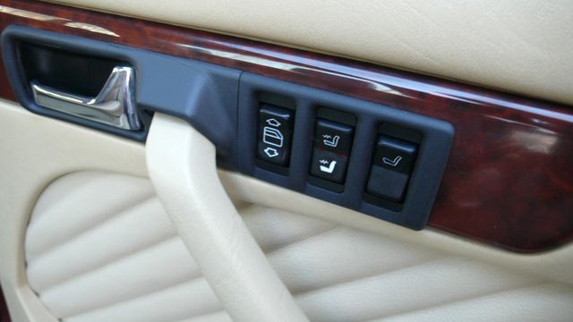1990 Mercedes-Benz 560 Series 560 Series 4dr Sedan 560SEL - 18588233 - 24