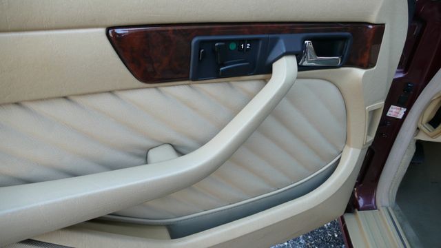 1990 Mercedes-Benz 560 Series 560 Series 4dr Sedan 560SEL - 18588233 - 32