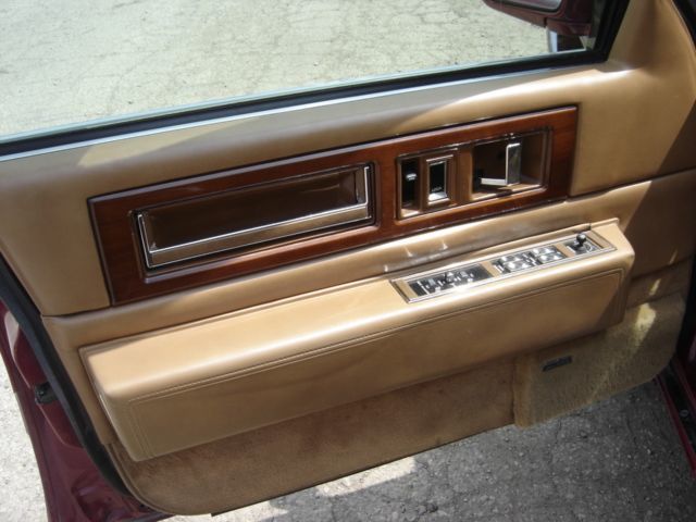 1992 Cadillac DeVille Base Trim - 1790923 - 5