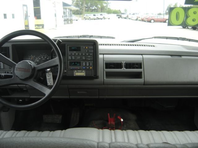 1992 Chevrolet Blazer Base Trim - 1723463 - 7