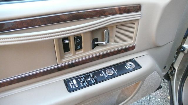1994 Buick Roadmaster 4dr Wagon Estate - 15607035 - 26