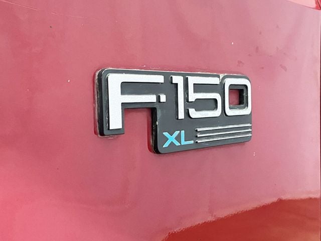 1994 Ford F-150 133" WB XL - 22877080 - 2