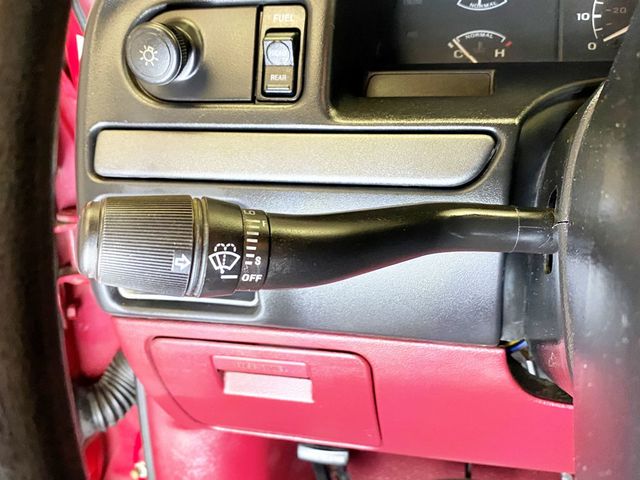 1994 Ford F-150 133" WB XL - 22877080 - 35