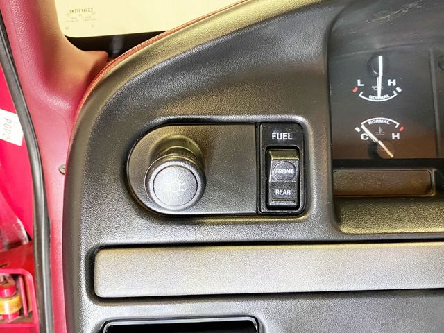 1994 Ford F-150 133" WB XL - 22877080 - 36