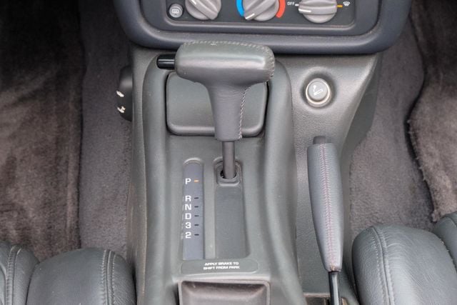 1996 Pontiac Firebird Convertible Low Miles Like New - 22048521 - 56
