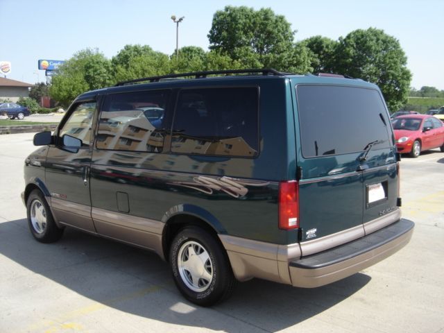 1997 Chevrolet Astro LT - 1723455 - 2