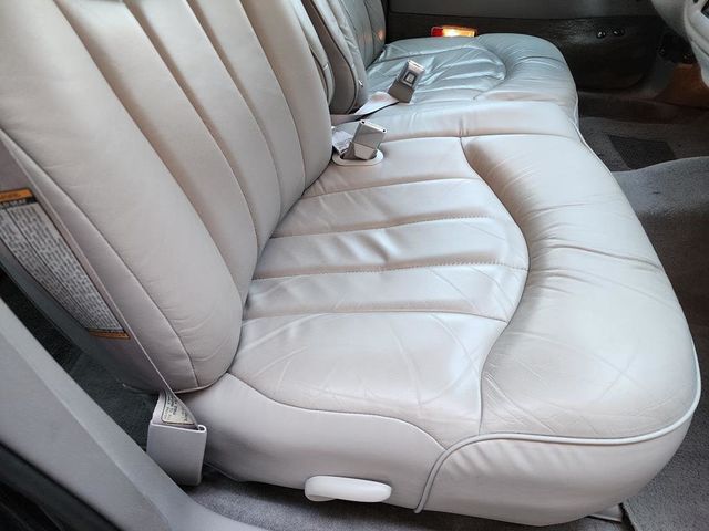 1997 Lincoln Town Car 4dr Sedan Executive - 21879286 - 9