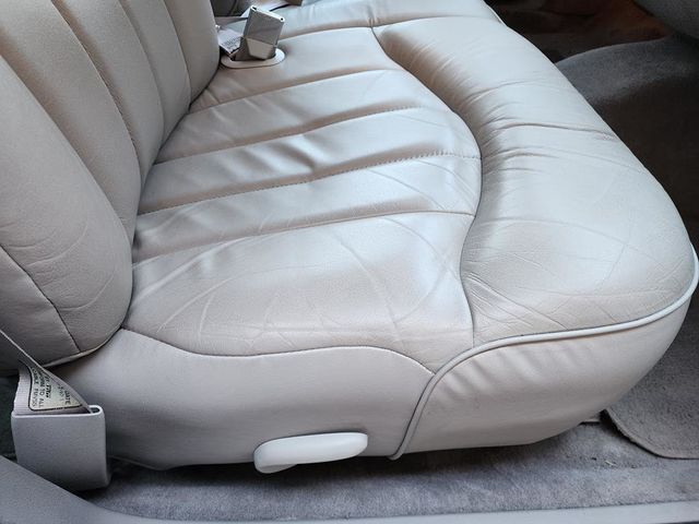 1997 Lincoln Town Car 4dr Sedan Executive - 21879286 - 10