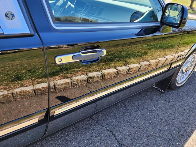 1997 Lincoln Town Car 4dr Sedan Executive - 21879286 - 31