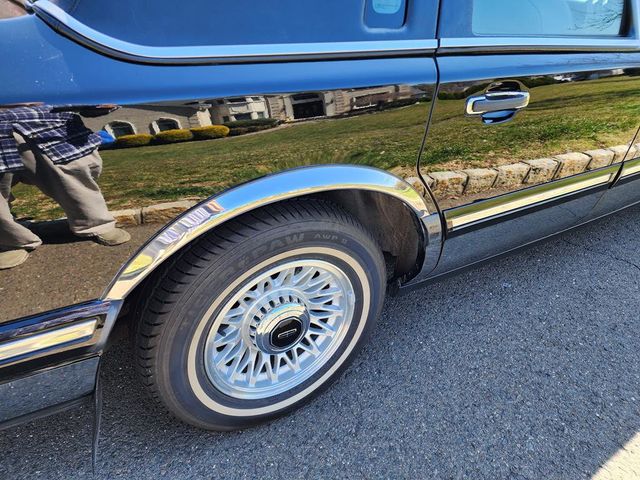 1997 Lincoln Town Car 4dr Sedan Executive - 21879286 - 33