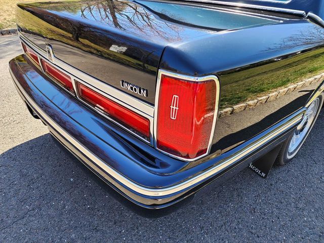 1997 Lincoln Town Car 4dr Sedan Executive - 21879286 - 35