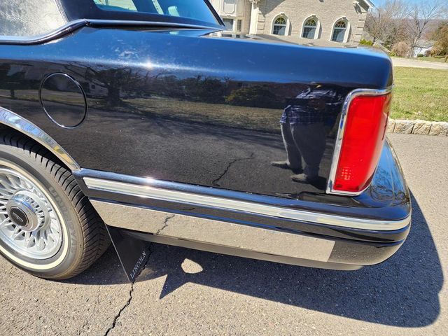 1997 Lincoln Town Car 4dr Sedan Executive - 21879286 - 39