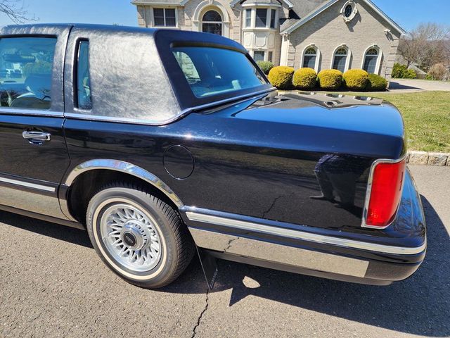 1997 Lincoln Town Car 4dr Sedan Executive - 21879286 - 40