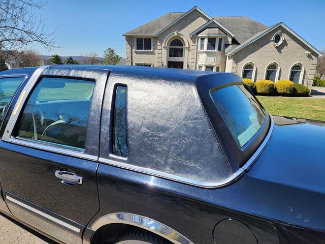 1997 Lincoln Town Car 4dr Sedan Executive - 21879286 - 42