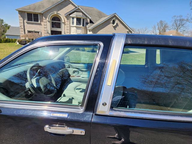 1997 Lincoln Town Car 4dr Sedan Executive - 21879286 - 45