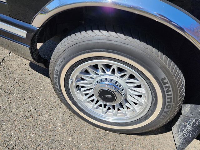 1997 Lincoln Town Car 4dr Sedan Executive - 21879286 - 48