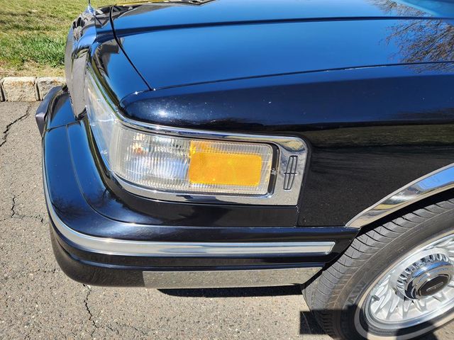 1997 Lincoln Town Car 4dr Sedan Executive - 21879286 - 50