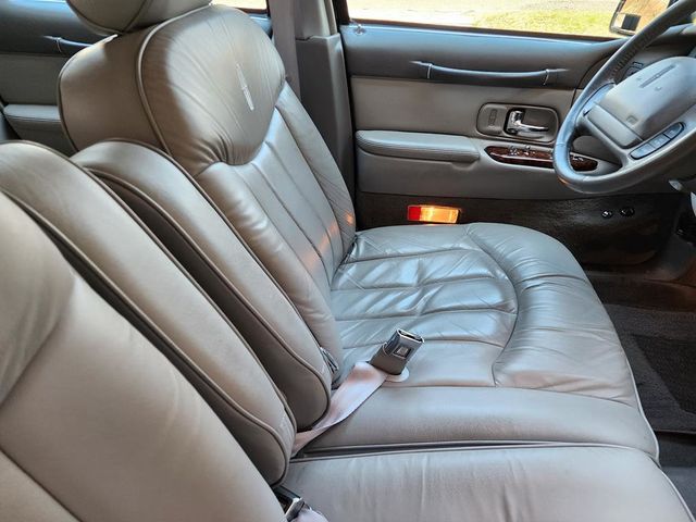 1997 Lincoln Town Car 4dr Sedan Executive - 21879286 - 8