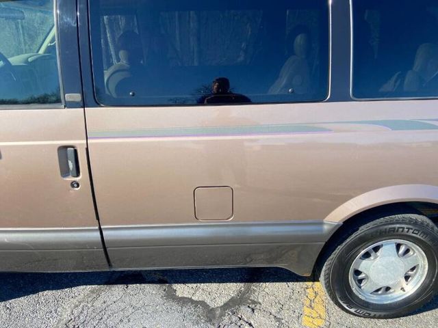 1999 Chevrolet Astro Passenger LT Extended Van For Sale  - 22413371 - 15