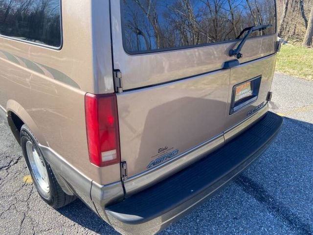 1999 Chevrolet Astro Passenger LT Extended Van For Sale  - 22413371 - 18