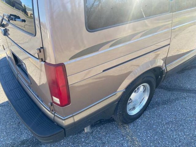 1999 Chevrolet Astro Passenger LT Extended Van For Sale  - 22413371 - 21