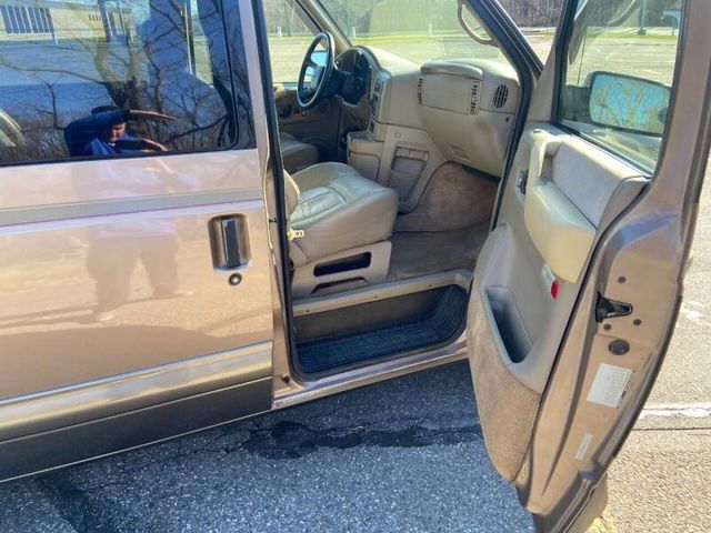 1999 Chevrolet Astro Passenger LT Extended Van For Sale  - 22413371 - 30