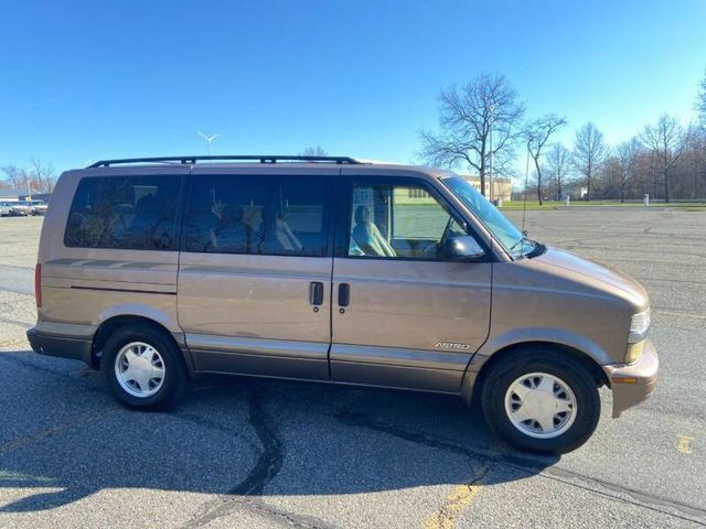 1999 Chevrolet Astro Passenger LT Extended Van For Sale  - 22413371 - 5