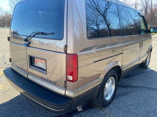 1999 Chevrolet Astro Passenger LT Extended Van For Sale  - 22413371 - 7