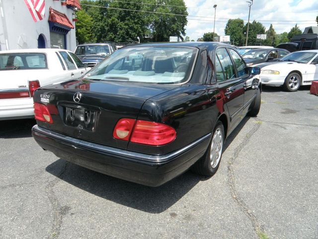 1999 Mercedes-Benz E-Class E320 4dr Sedan 3.2L - 21985797 - 2