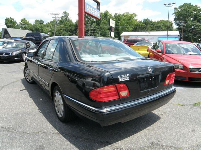 1999 Mercedes-Benz E-Class E320 4dr Sedan 3.2L - 21985797 - 3