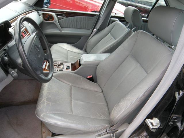 1999 Mercedes-Benz E-Class E320 4dr Sedan 3.2L - 21985797 - 7