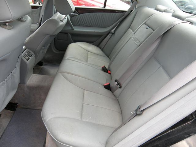 1999 Mercedes-Benz E-Class E320 4dr Sedan 3.2L - 21985797 - 8